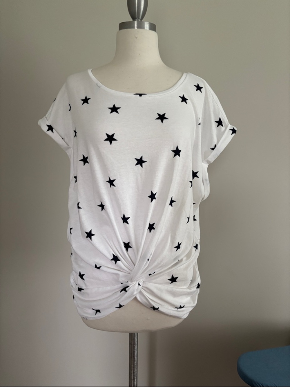 Lucky - White Star-Print Knot Front Women's Top - NWOT